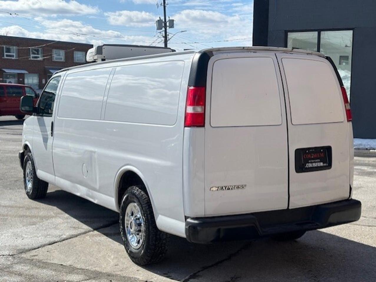 2018 Chevrolet Express 2500 EXTENDED **THERMO KING REEFER-FREEZER** Photo2