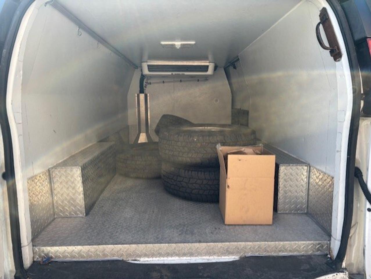 2018 Chevrolet Express 2500 EXTENDED **THERMO KING REEFER-FREEZER** Photo