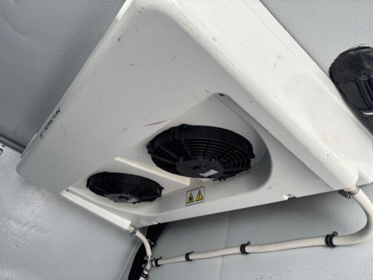 2018 Chevrolet Express 2500 EXTENDED **THERMO KING REEFER-FREEZER** Photo