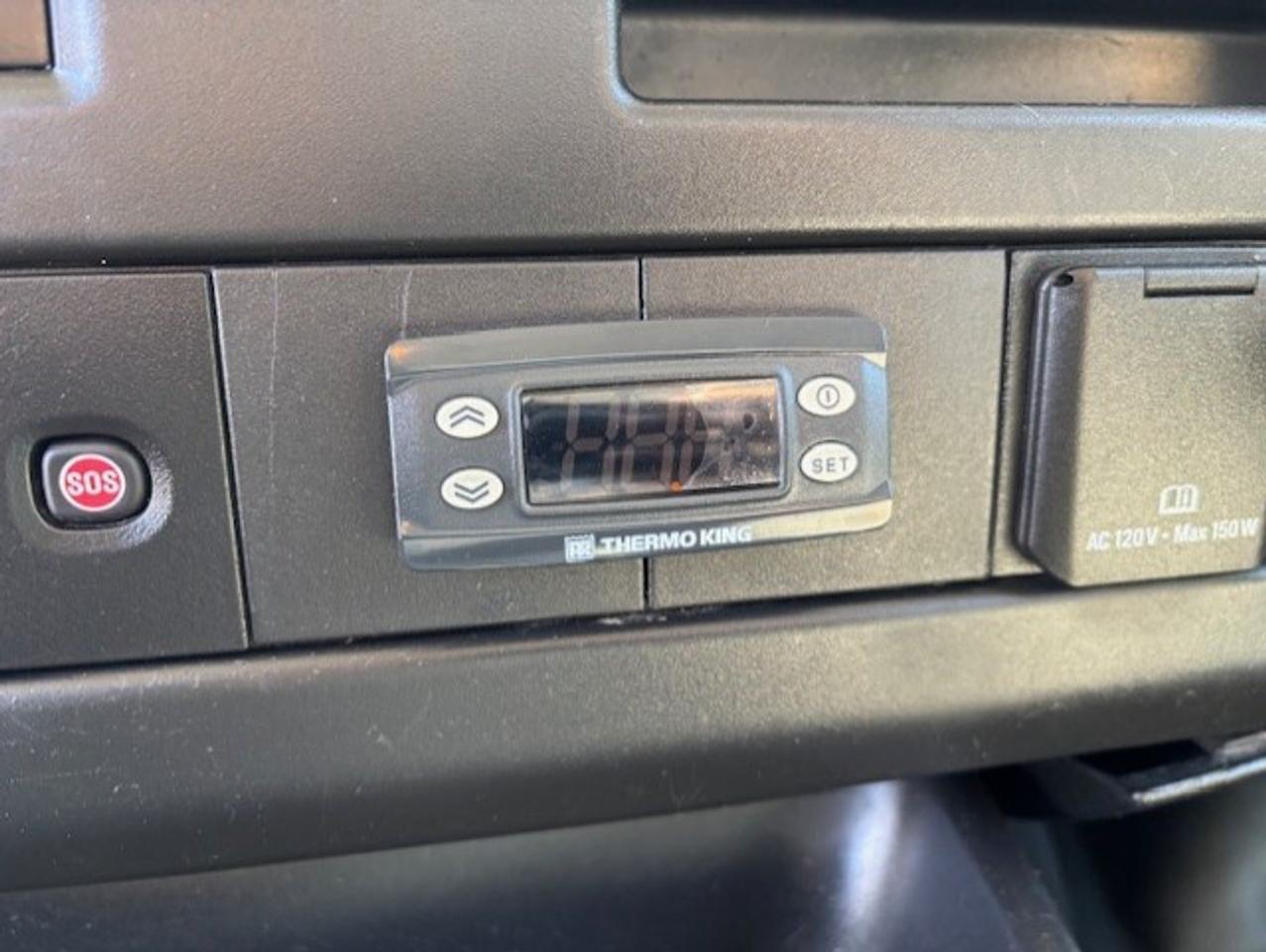 2018 Chevrolet Express 2500 EXTENDED **THERMO KING REEFER-FREEZER** Photo