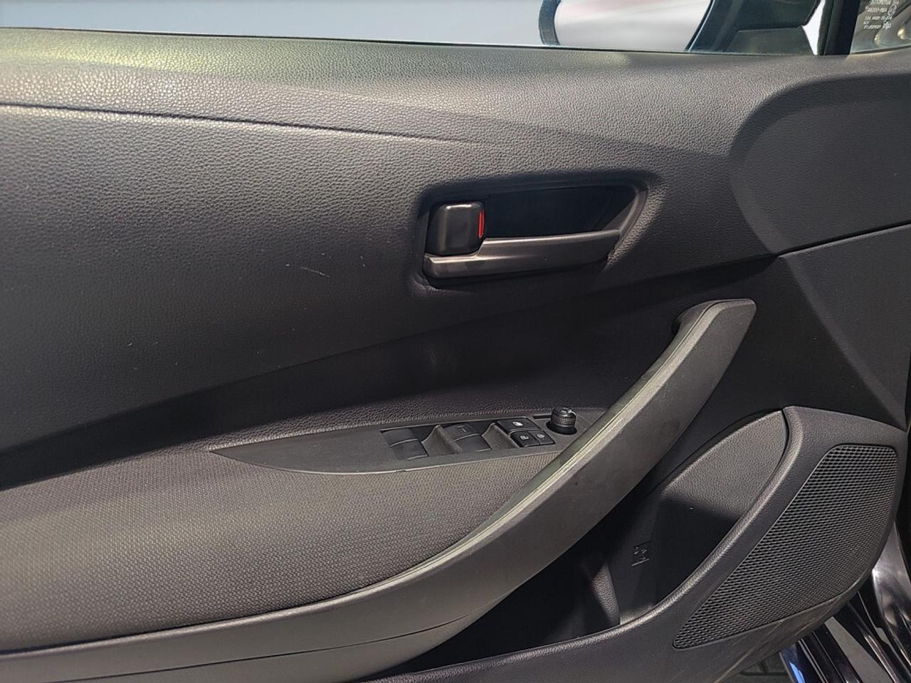 2023 Toyota Corolla LE Hybrid / Back-up Camera / Heated Seats / NAVI / Photo