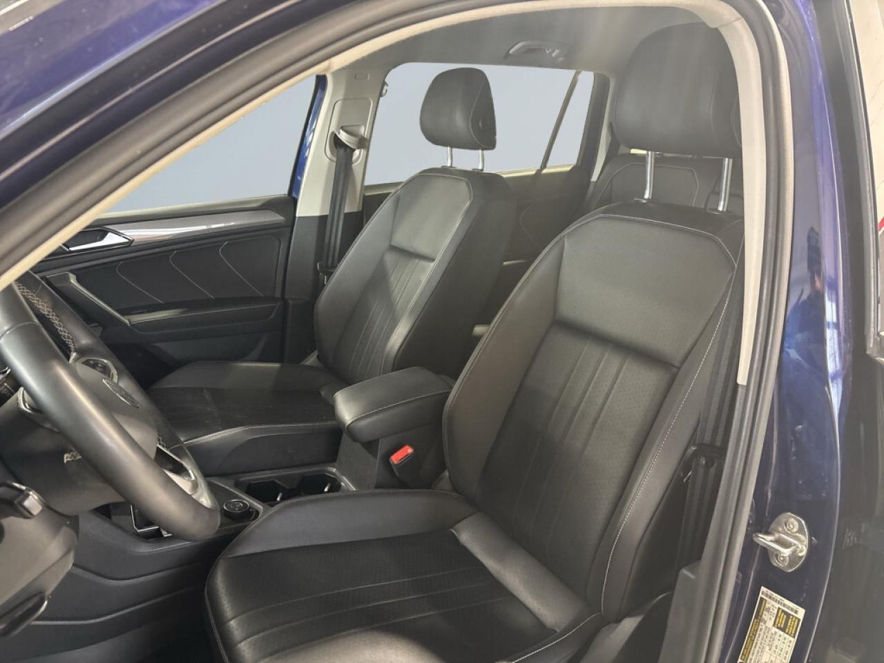 2022 Volkswagen Tiguan Comfortline 4MOTION/Sunroof/Leather/NAVI/Clean Car Photo