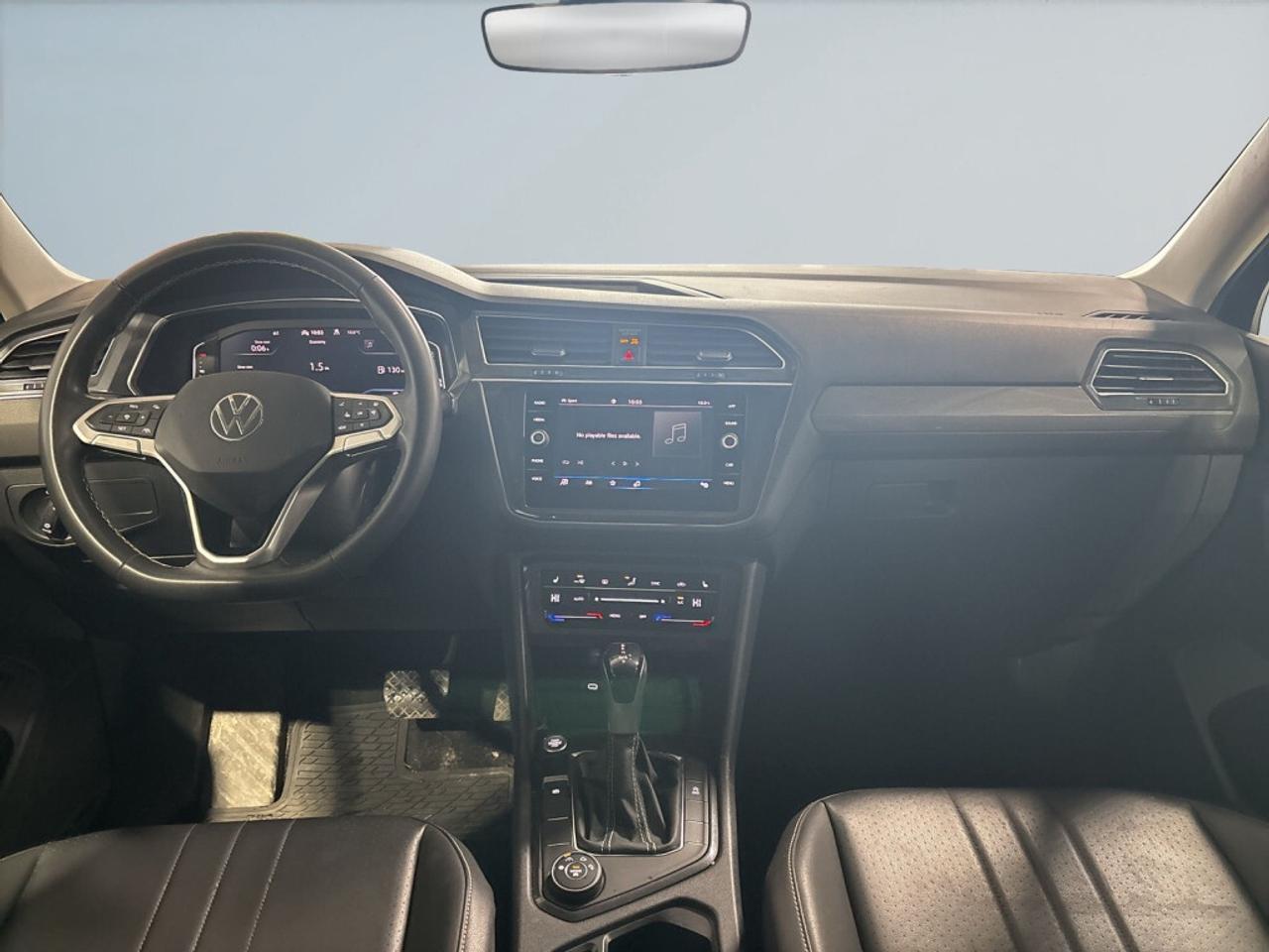 2022 Volkswagen Tiguan Comfortline 4MOTION / Sunroof / Leather / NAV Photo