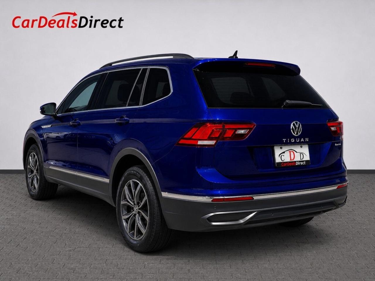 2022 Volkswagen Tiguan Comfortline 4MOTION / Leather / NAV Photo