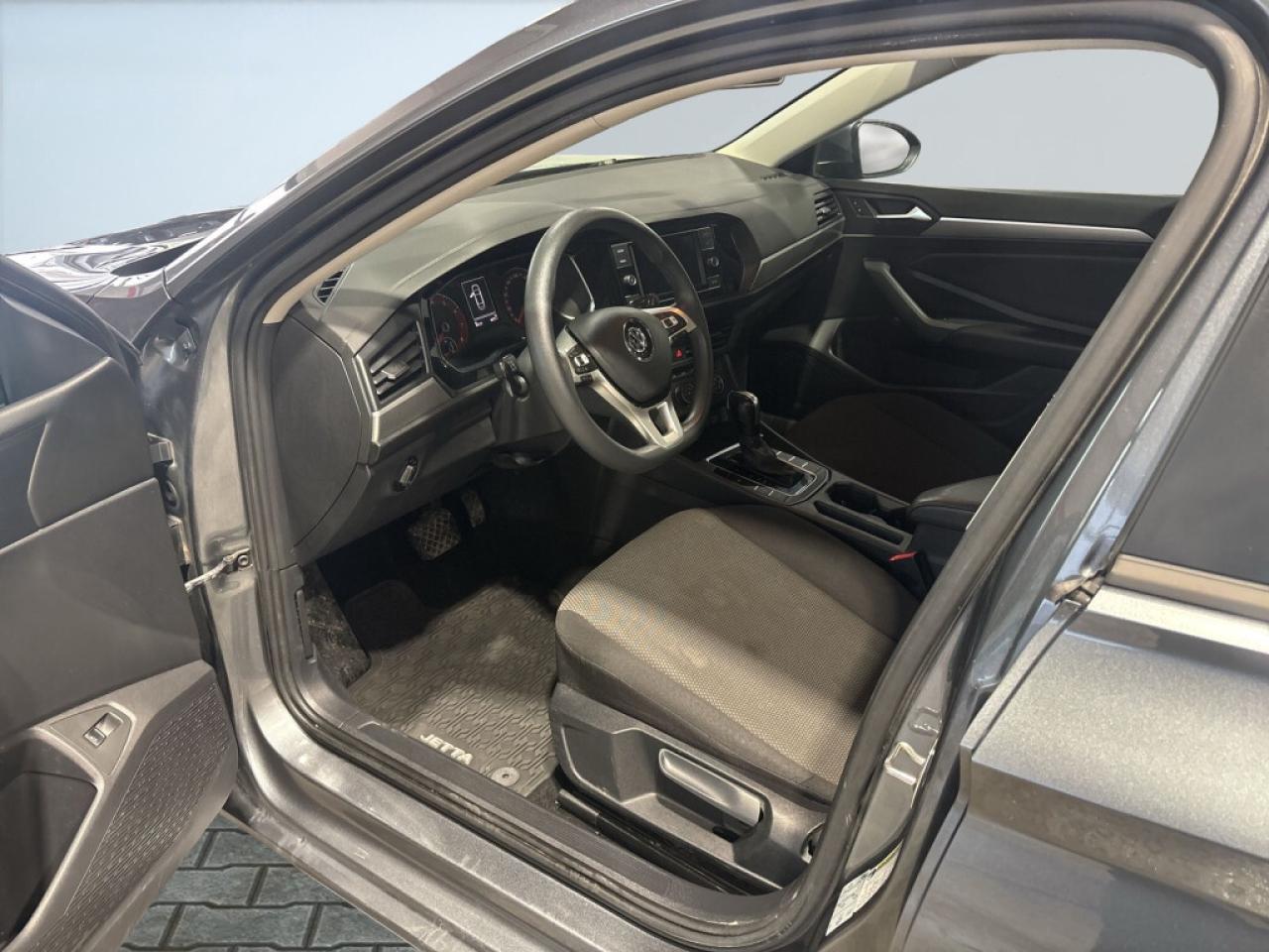 2019 Volkswagen Jetta Comfortline Automatic/ Back Up Cam/ Bluetooth/Clea Photo