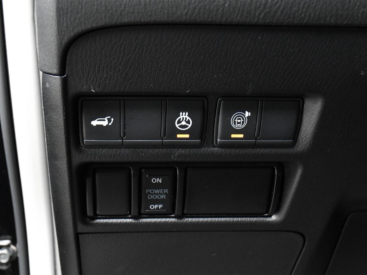 2022 Nissan Armada PLATINUM, CAPTAINS CHAIRS, BRAND NEW TIRES Photo