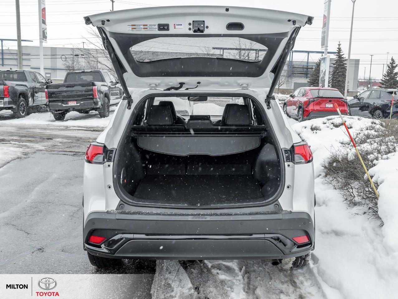 2024 Toyota Corolla Cross LEATHER SUNROOF JBL ONE OWNER TCUV XSE Photo