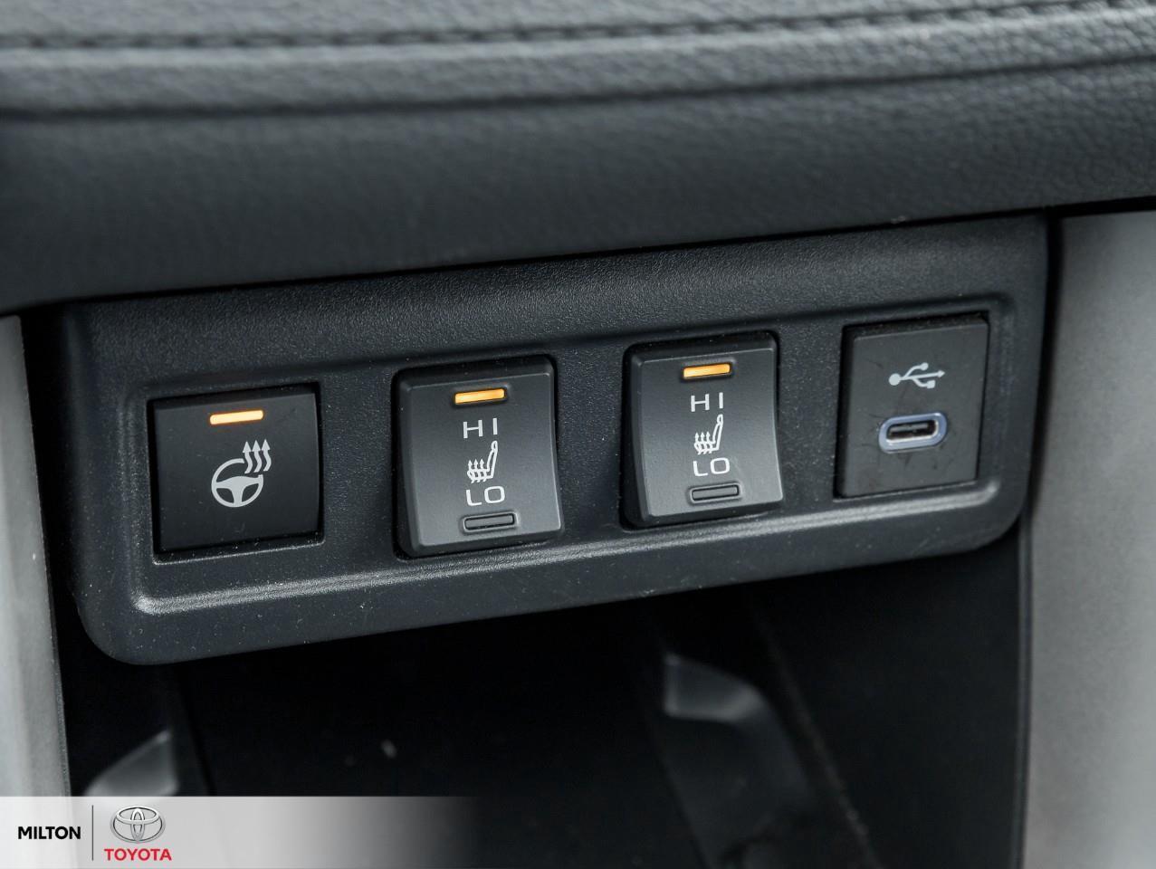 2024 Toyota Corolla Cross LEATHER SUNROOF JBL ONE OWNER TCUV XSE Photo