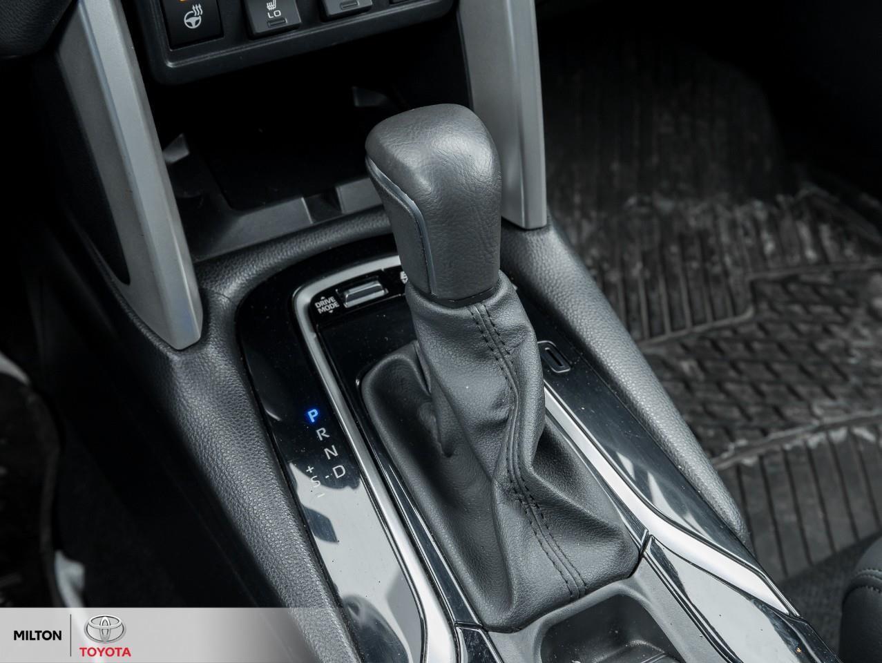 2024 Toyota Corolla Cross LEATHER SUNROOF JBL ONE OWNER TCUV XSE Photo