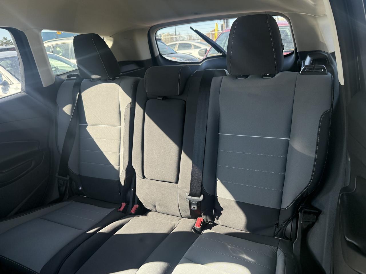 2015 Ford Escape *** 3 YEAR WARRANTY INCLUDED *** Photo