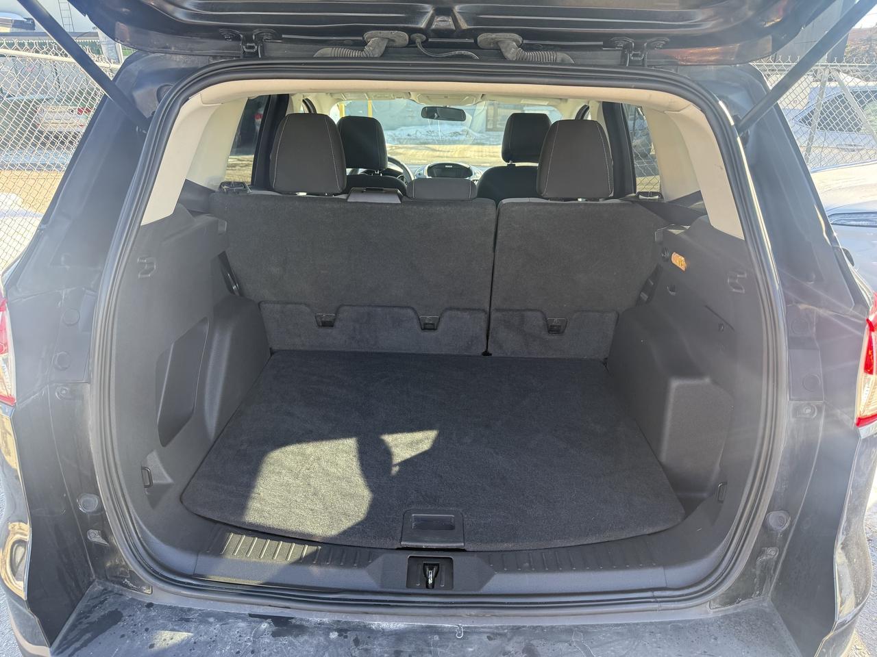 2015 Ford Escape *** 3 YEAR WARRANTY INCLUDED *** Photo