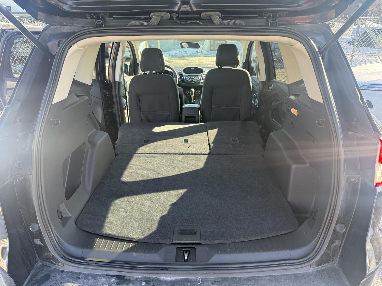 2015 Ford Escape *** 3 YEAR WARRANTY INCLUDED *** Photo