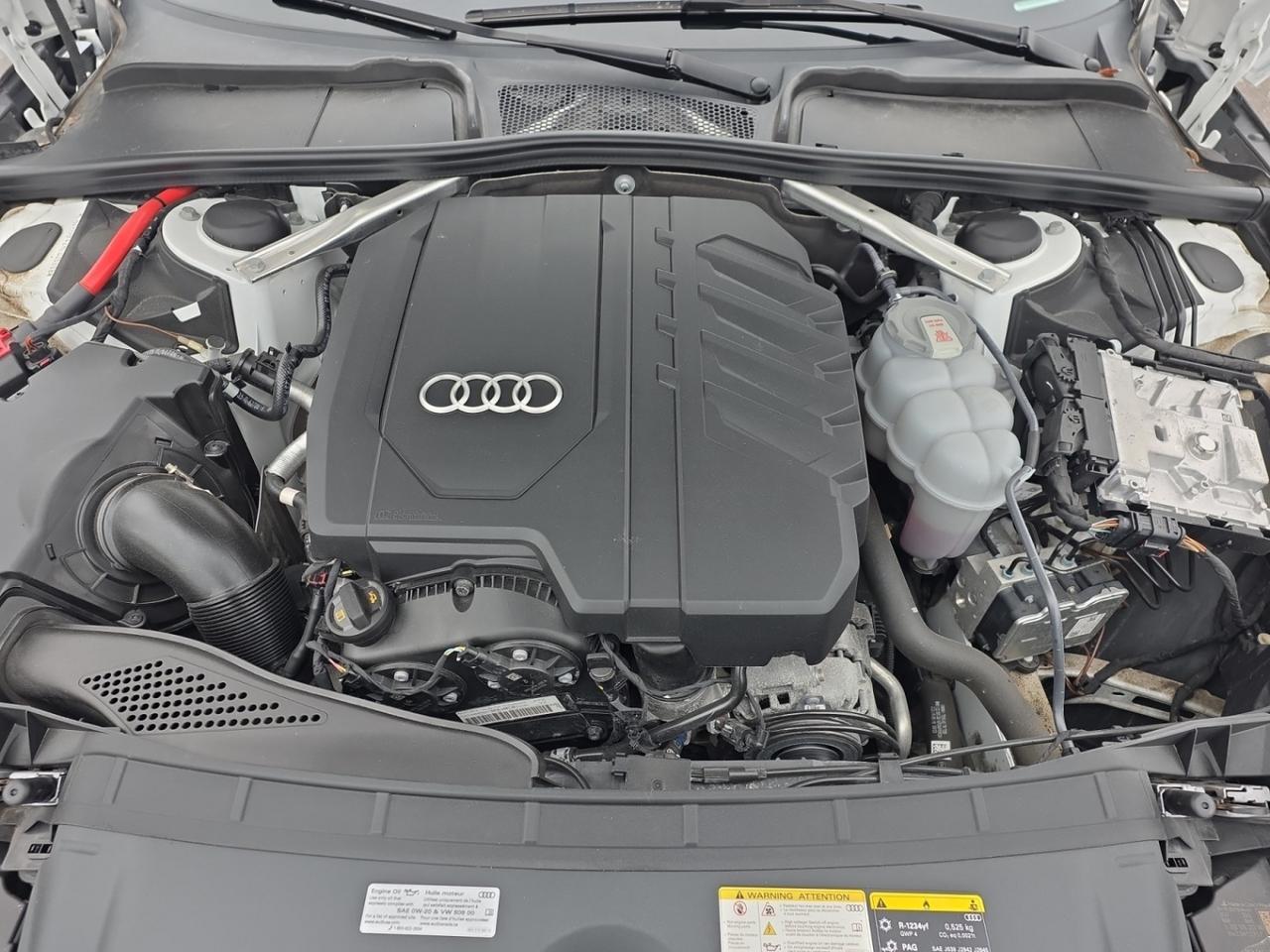 2024 Audi A4 CARPLAY / CAMERA / BLIND SPOT / LED LIGHTS / SUNRO Photo