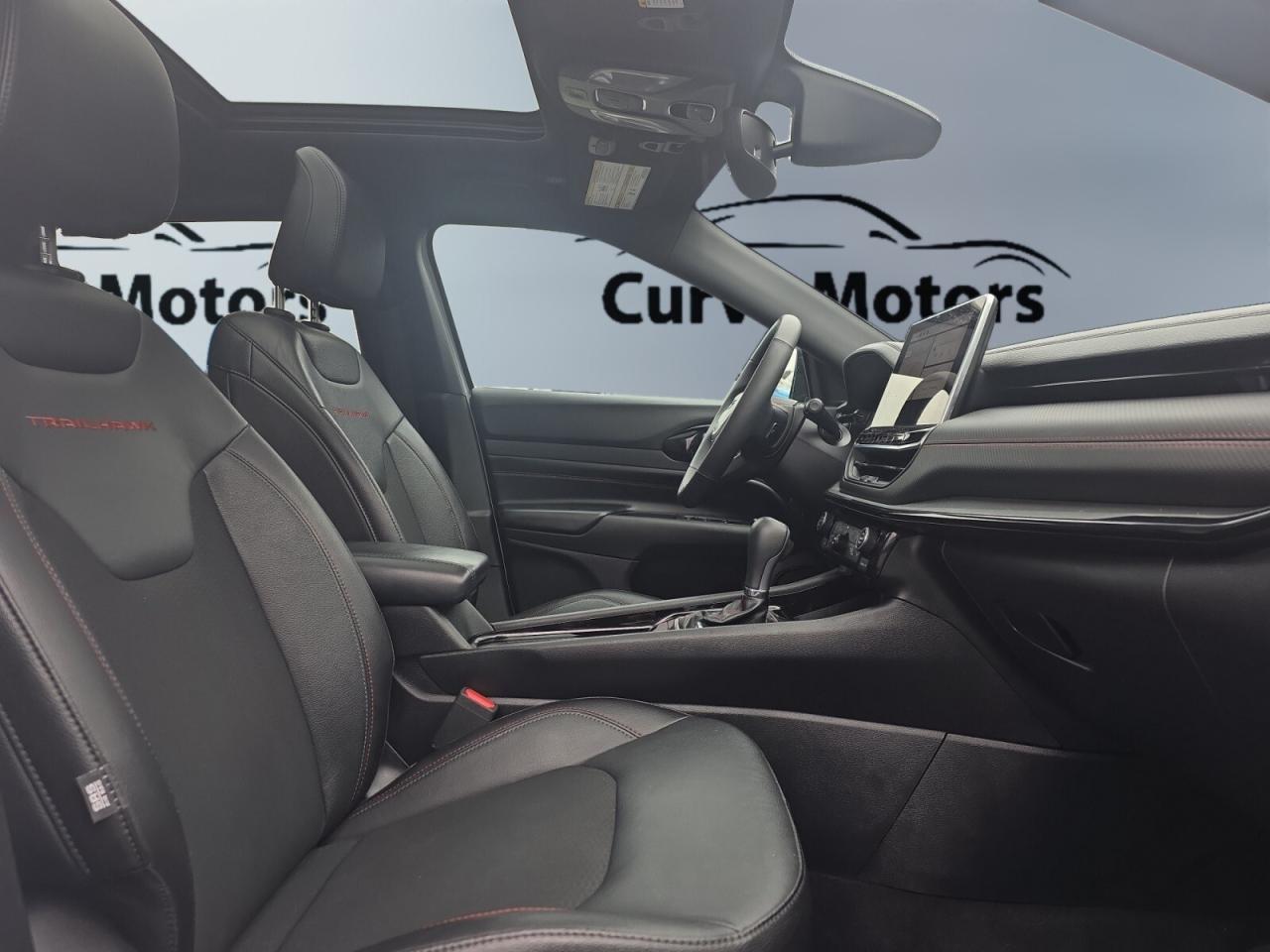 2024 Jeep Compass Trailhawk 4x4 * NO ACCIDENTS/CARPLAY/CAMERA/PANO/D Photo