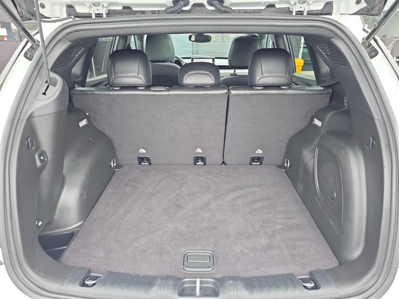 2024 Jeep Compass Trailhawk 4x4 * NO ACCIDENTS/CARPLAY/CAMERA/PANO/D Photo