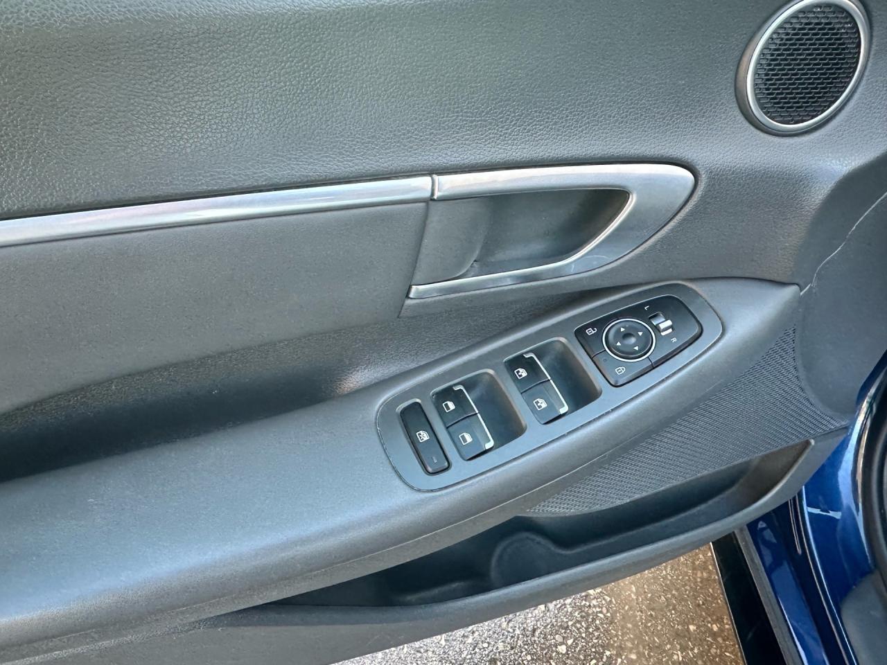 2022 Hyundai Sonata 1.6T Sport ~ NO ACCIDENTS ~ CARPLAY ~ PANO ROOF Photo