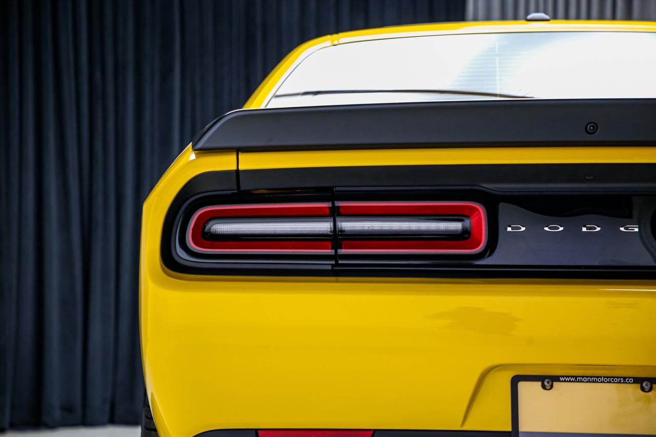2017 Dodge Challenger SRT HELLCAT MANUAL 707HP  NOACCIDENT LOWKMS RARE Photo