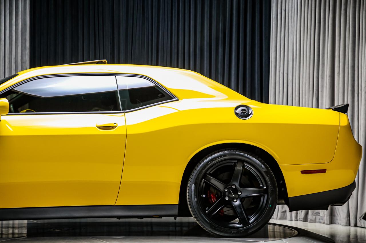 2017 Dodge Challenger SRT HELLCAT MANUAL 707HP  NOACCIDENT LOWKMS RARE Photo