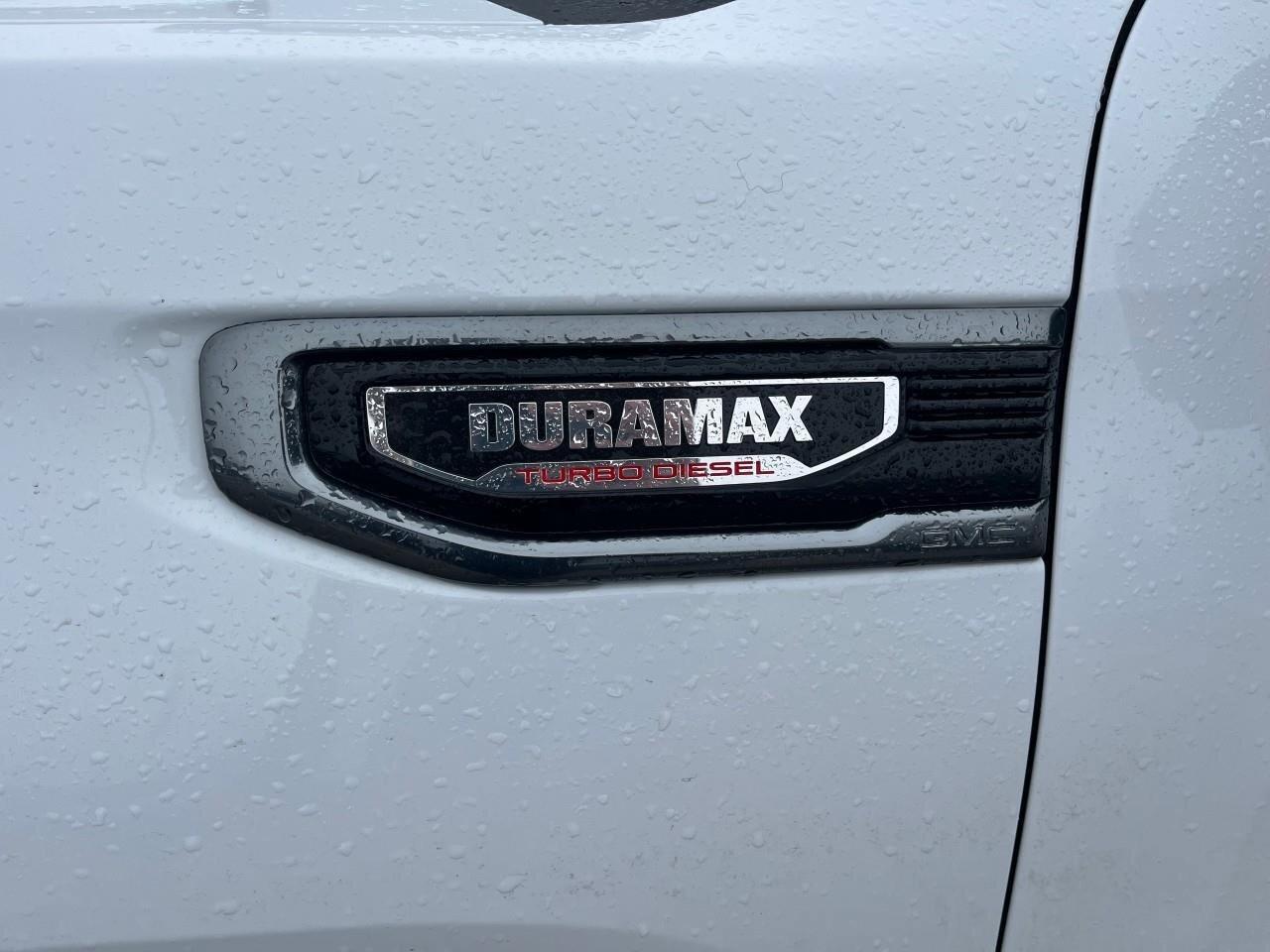 2025 GMC Sierra 1500 4WD Crew Cab 147  AT4 Photo