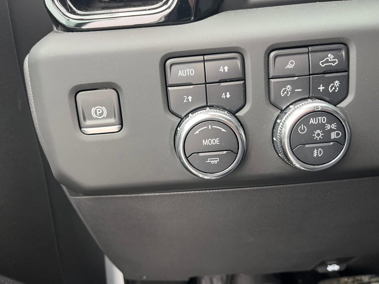 2025 GMC Sierra 1500 4WD Crew Cab 147  AT4 Photo