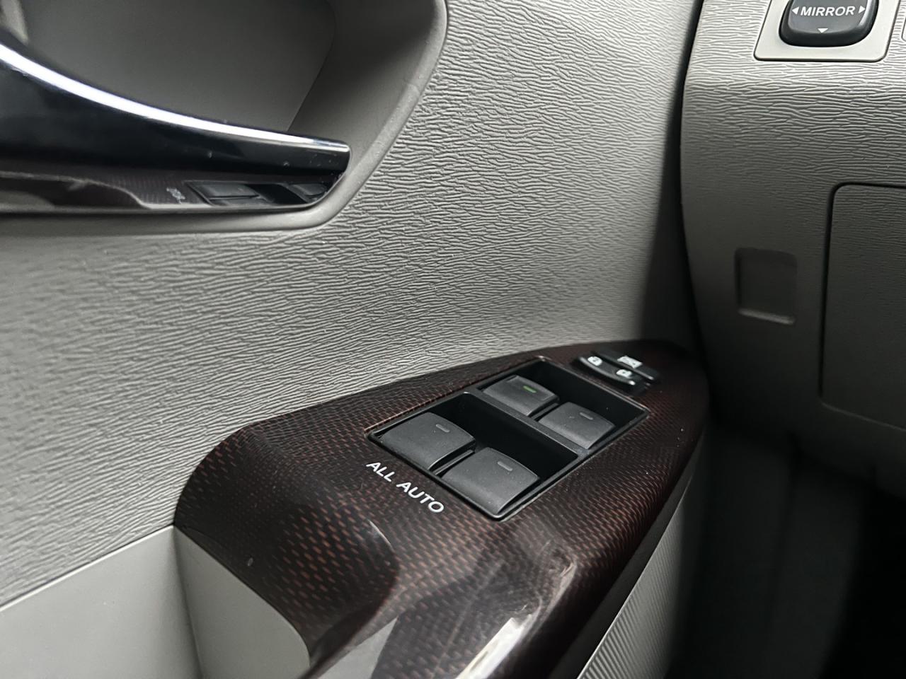 2011 Toyota Venza AWD V6   Alloys   Cruise Control   Power Options Photo