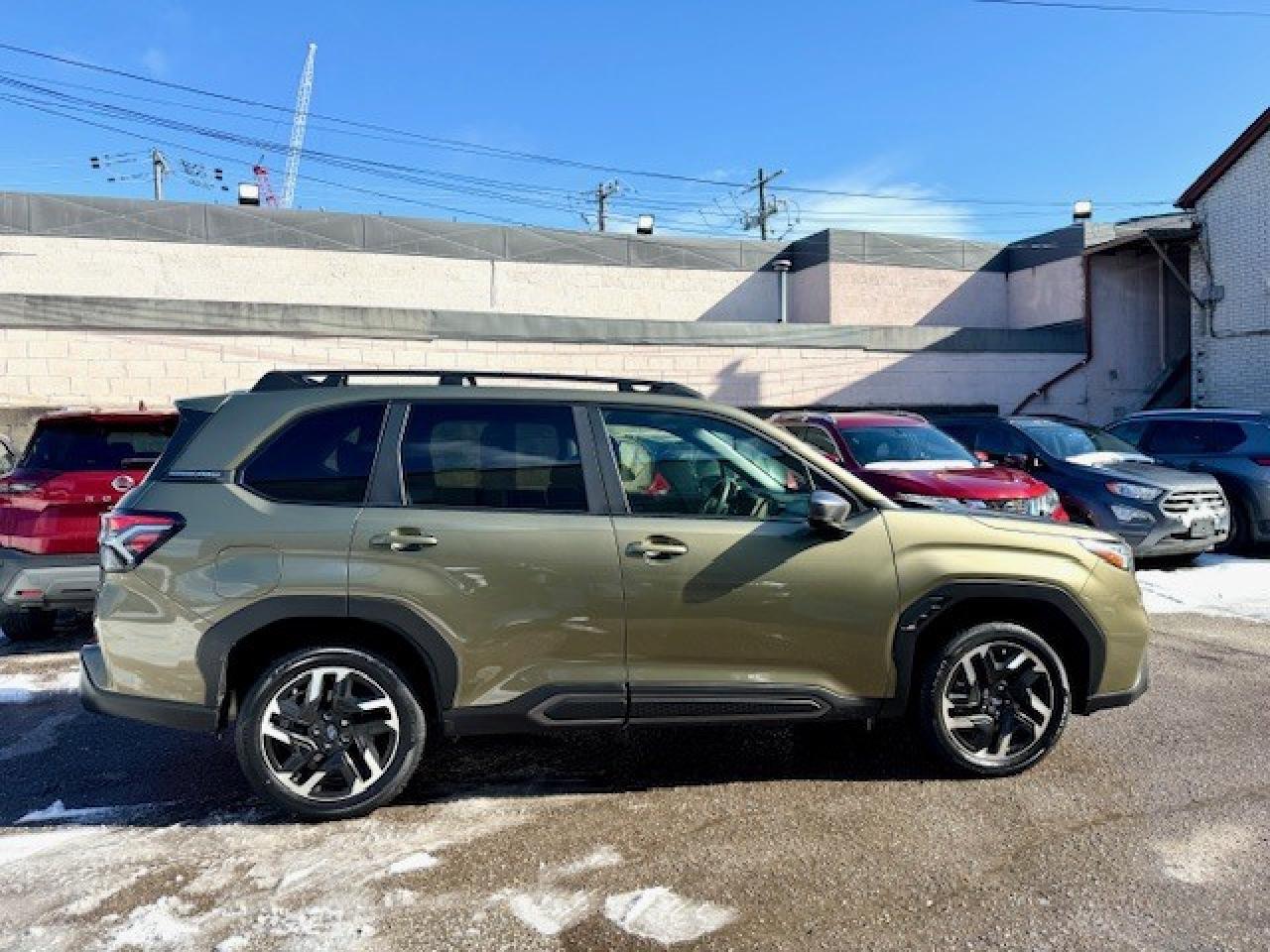 2025 Subaru Forester LIMITED AWD Photo3