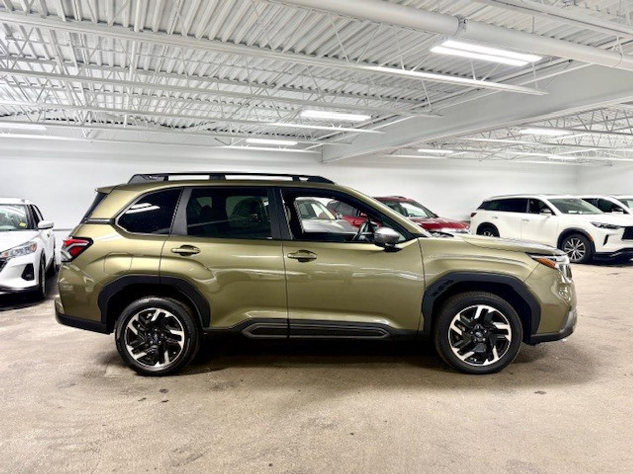 2025 Subaru Forester LIMITED, LEATHER, NAVI, APPLE CARPLAY, SUNROOF, WI Photo