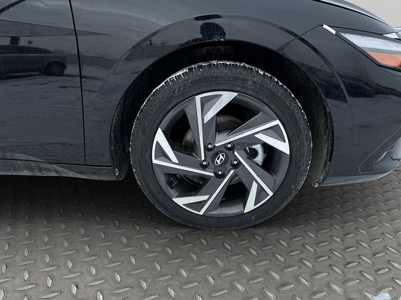 2026 Hyundai Elantra Hybrid Luxury Photo