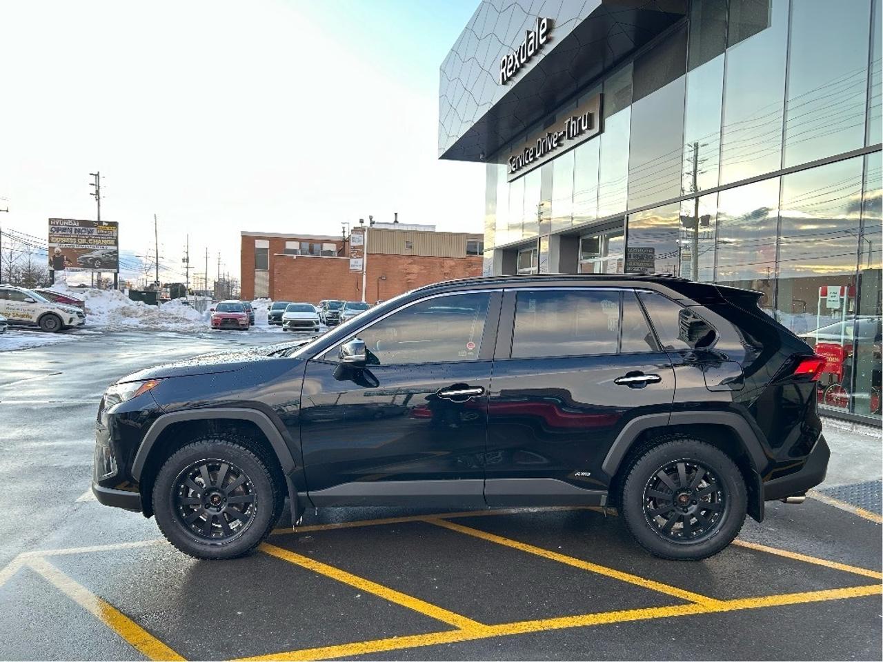 2025 Toyota RAV4 Hybrid Limited AWD   CLEAN CARFAX   ONE OWNER Photo