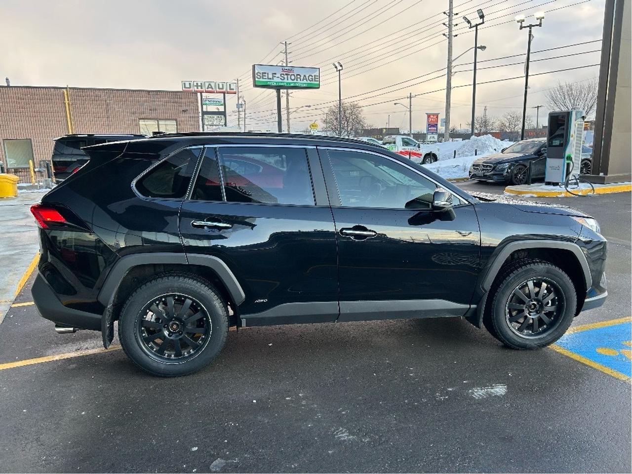 2025 Toyota RAV4 Hybrid Limited AWD   CLEAN CARFAX   ONE OWNER Photo