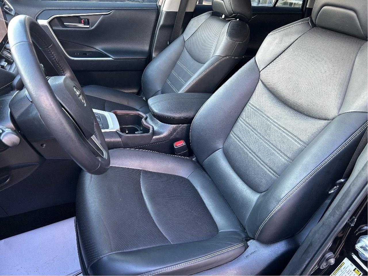 2025 Toyota RAV4 Hybrid Limited AWD   CLEAN CARFAX   ONE OWNER Photo