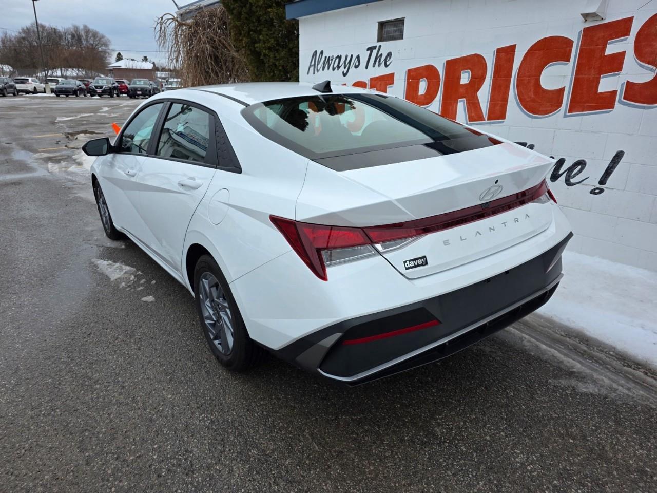 2025 Hyundai Elantra PREFERRED 4DR SEDAN Photo4