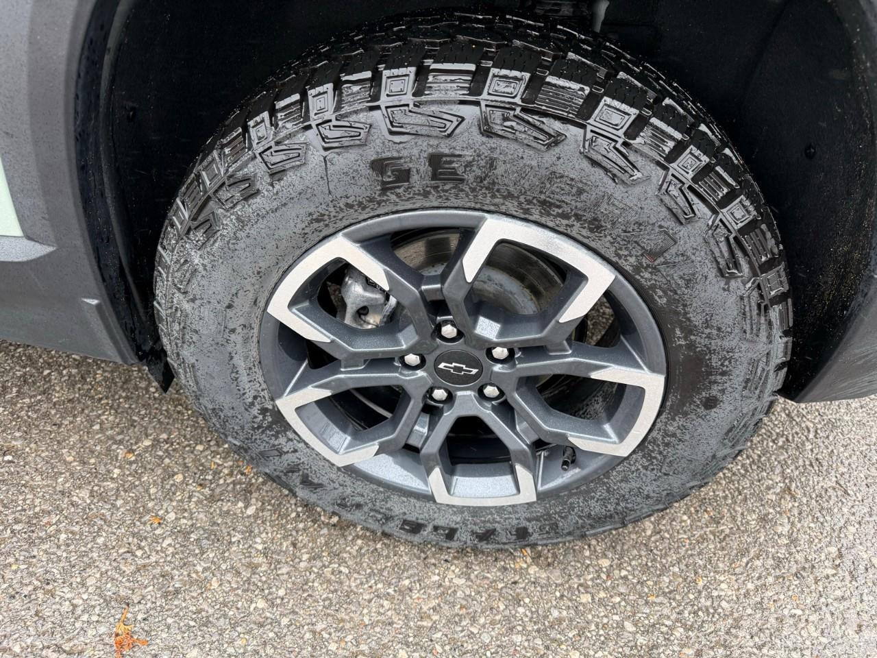 2025 Chevrolet Equinox ACTIV 4dr All-Wheel Drive Photo