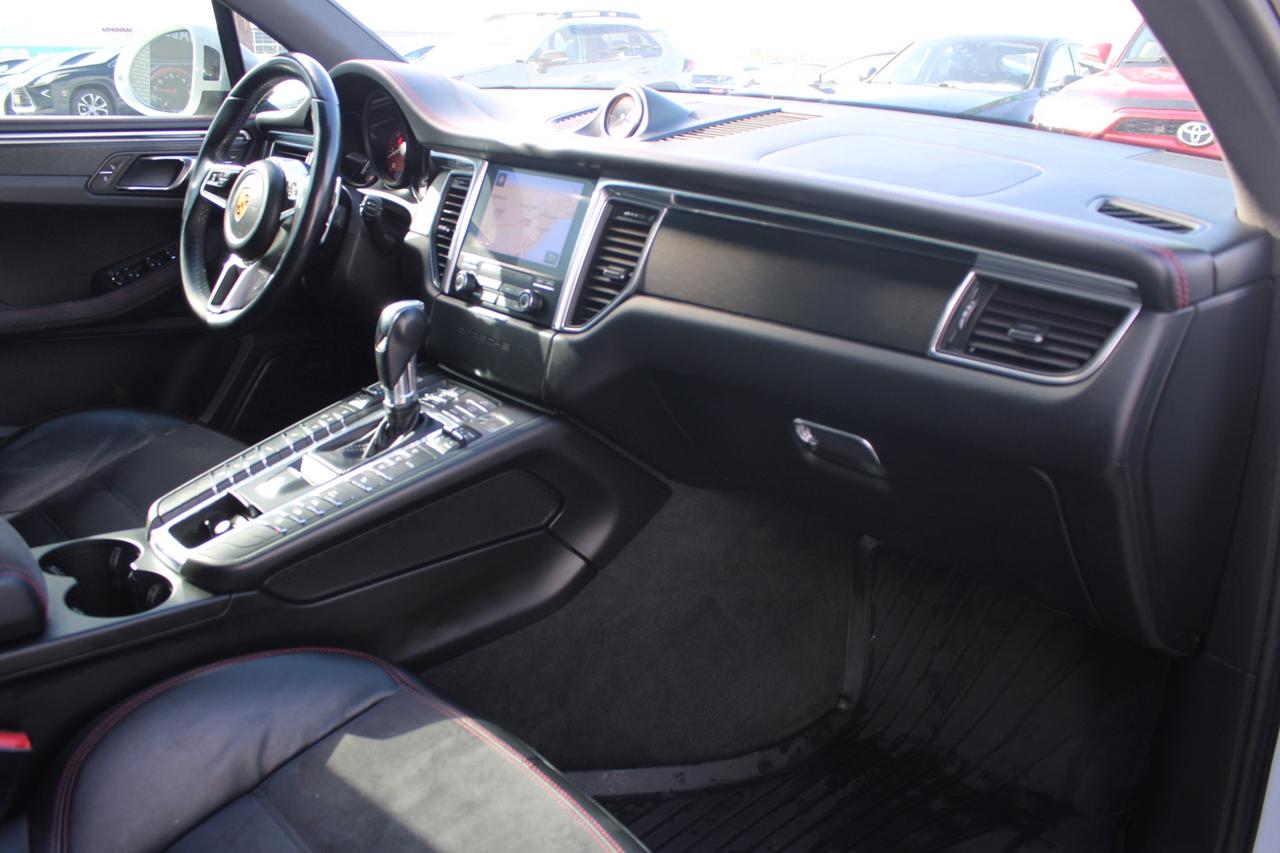 2018 Porsche Macan GTS   No Accident   Clean Carfax   Safety Included Photo