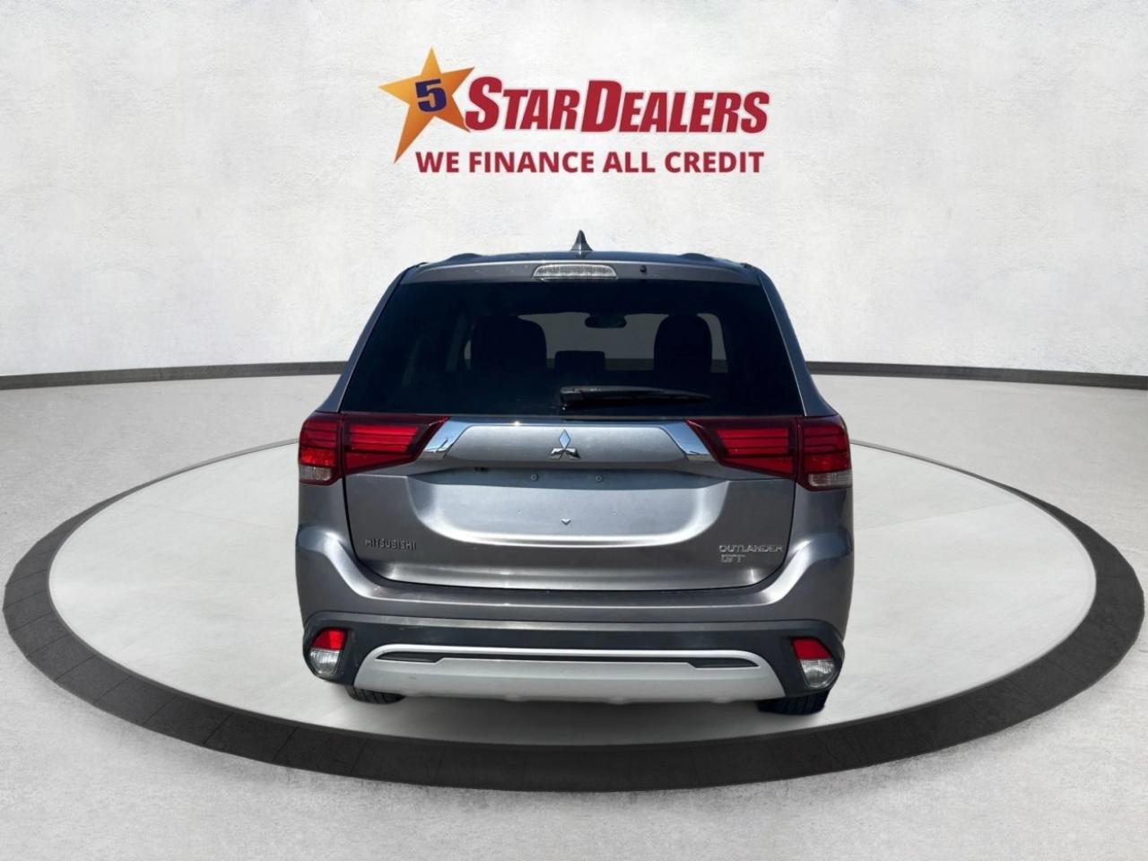 2019 Mitsubishi Outlander ES AWD REAR CAM MINT! WE FINANCE ALL CREDIT! Photo
