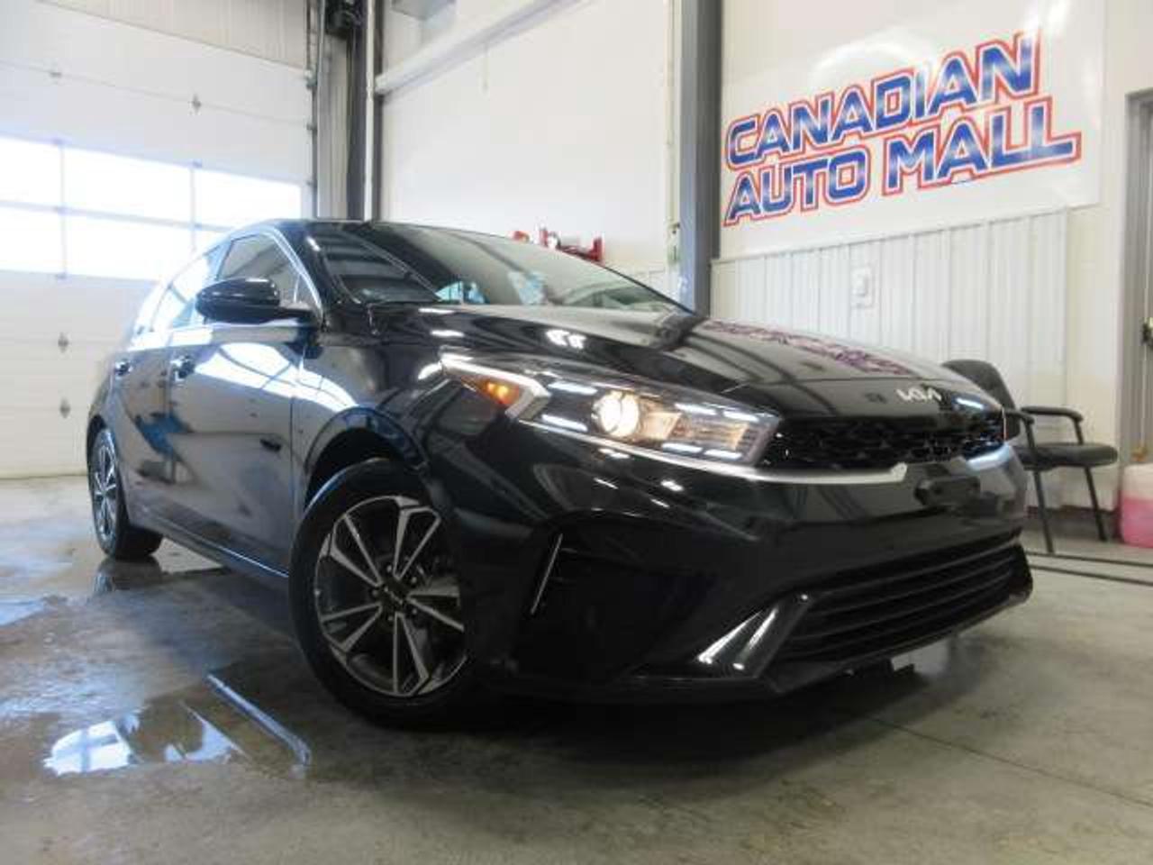 2024 Kia Forte EX, ALLOYS, A/C, HTD. SEATS, APPLE/ANDROID, 51K! Photo0