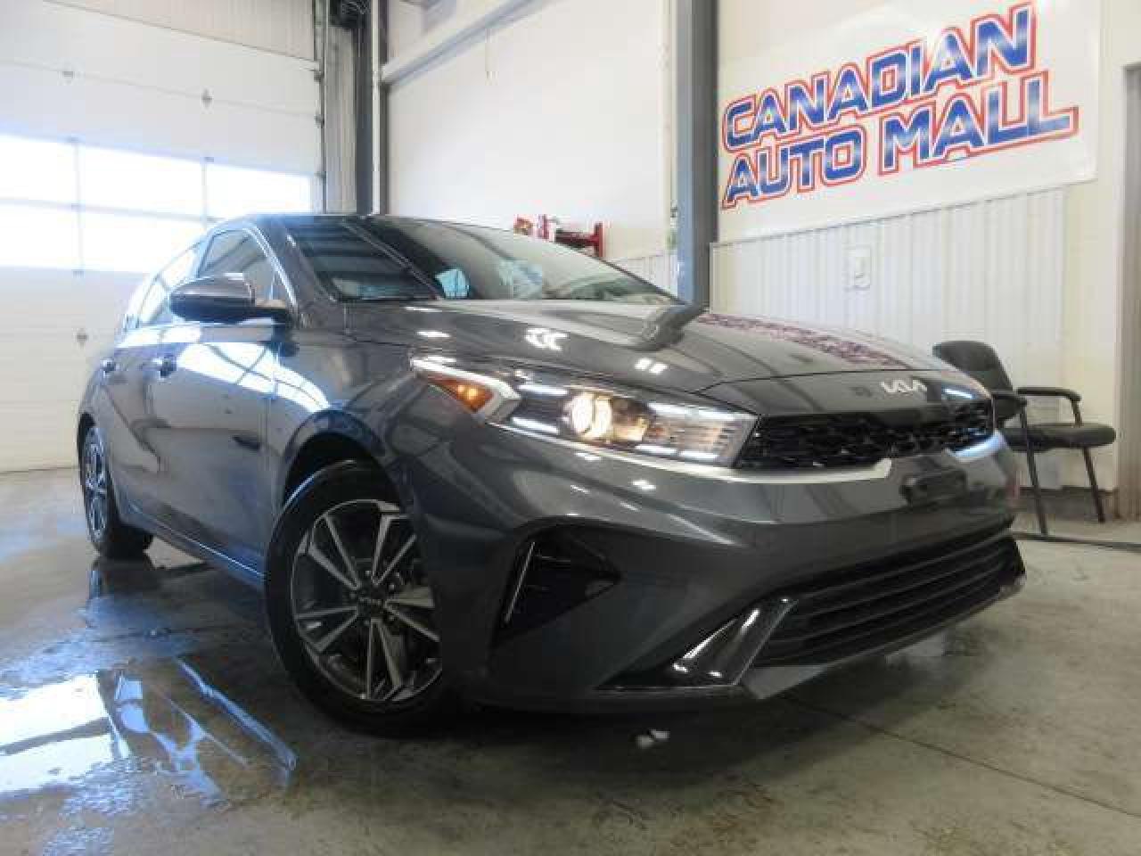 2024 Kia Forte EX, ALLOYS, A/C, HTD. SEATS, APPLE/ANDROID, 44K! Photo