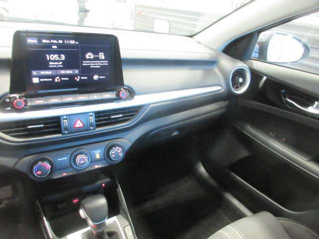 2024 Kia Forte EX, ALLOYS, A/C, HTD. SEATS, APPLE/ANDROID, 44K! Photo
