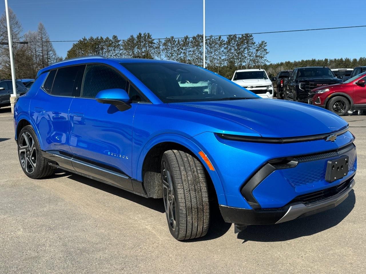 2025 Chevrolet Equinox EV 4dr LT Photo4