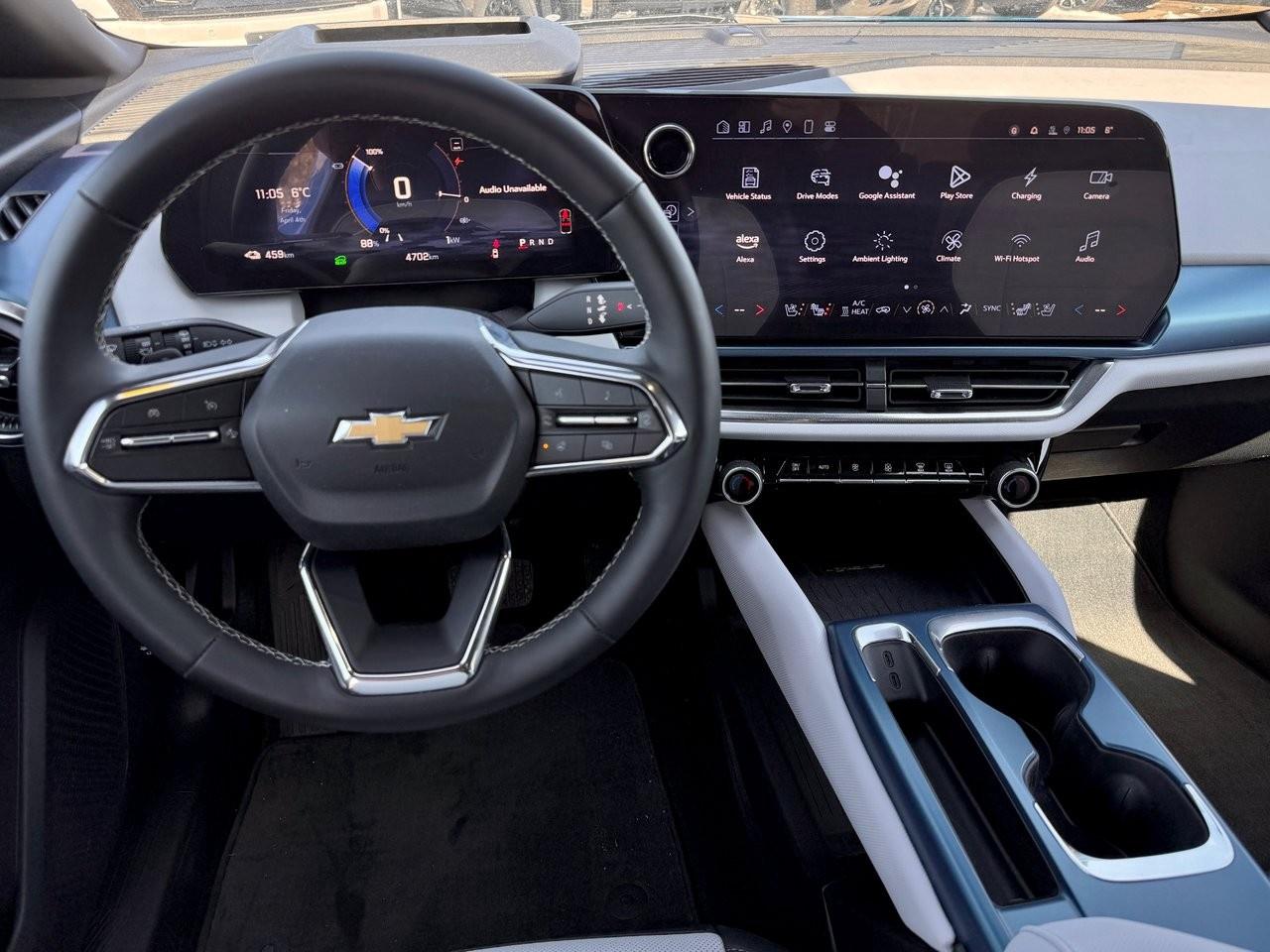 2025 Chevrolet Equinox EV 4dr LT Photo