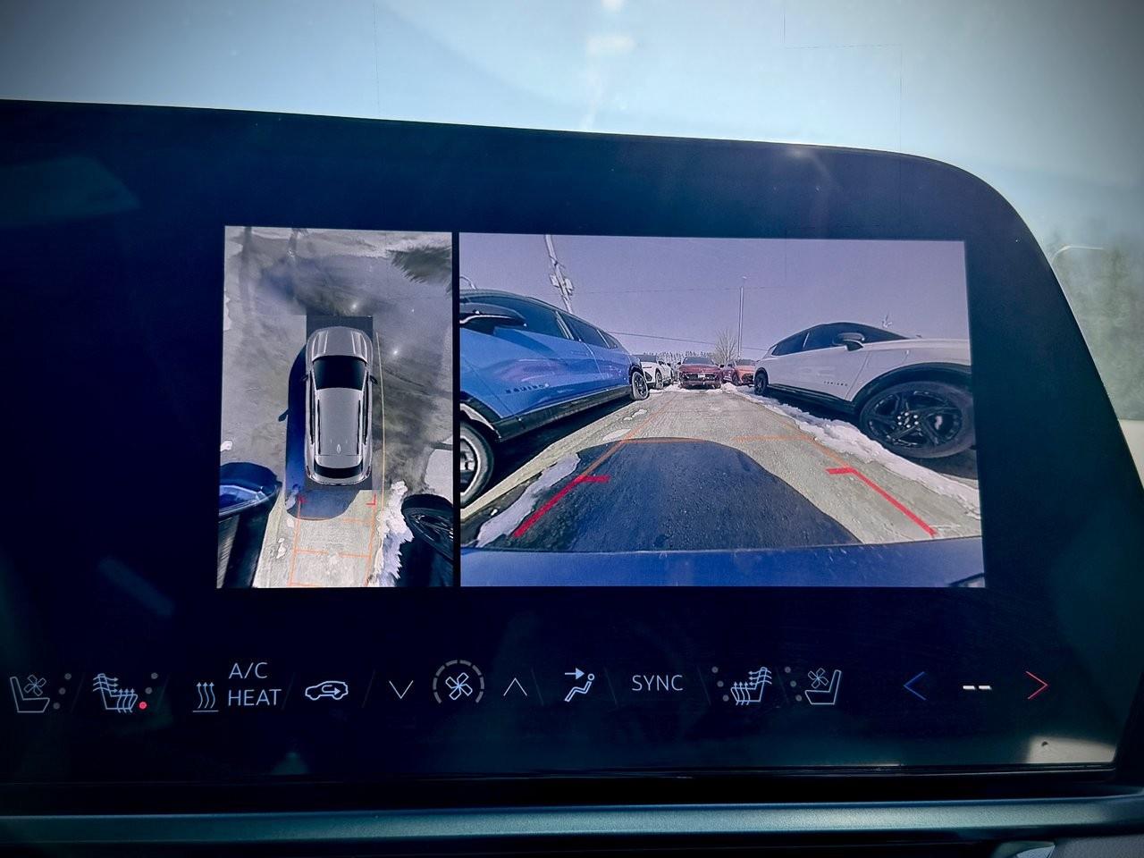 2025 Chevrolet Equinox EV 4dr LT Photo