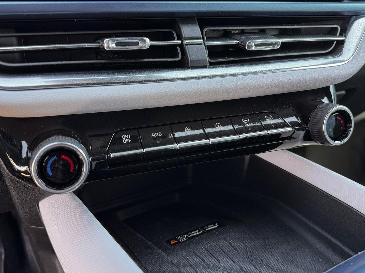 2025 Chevrolet Equinox EV 4dr LT Photo