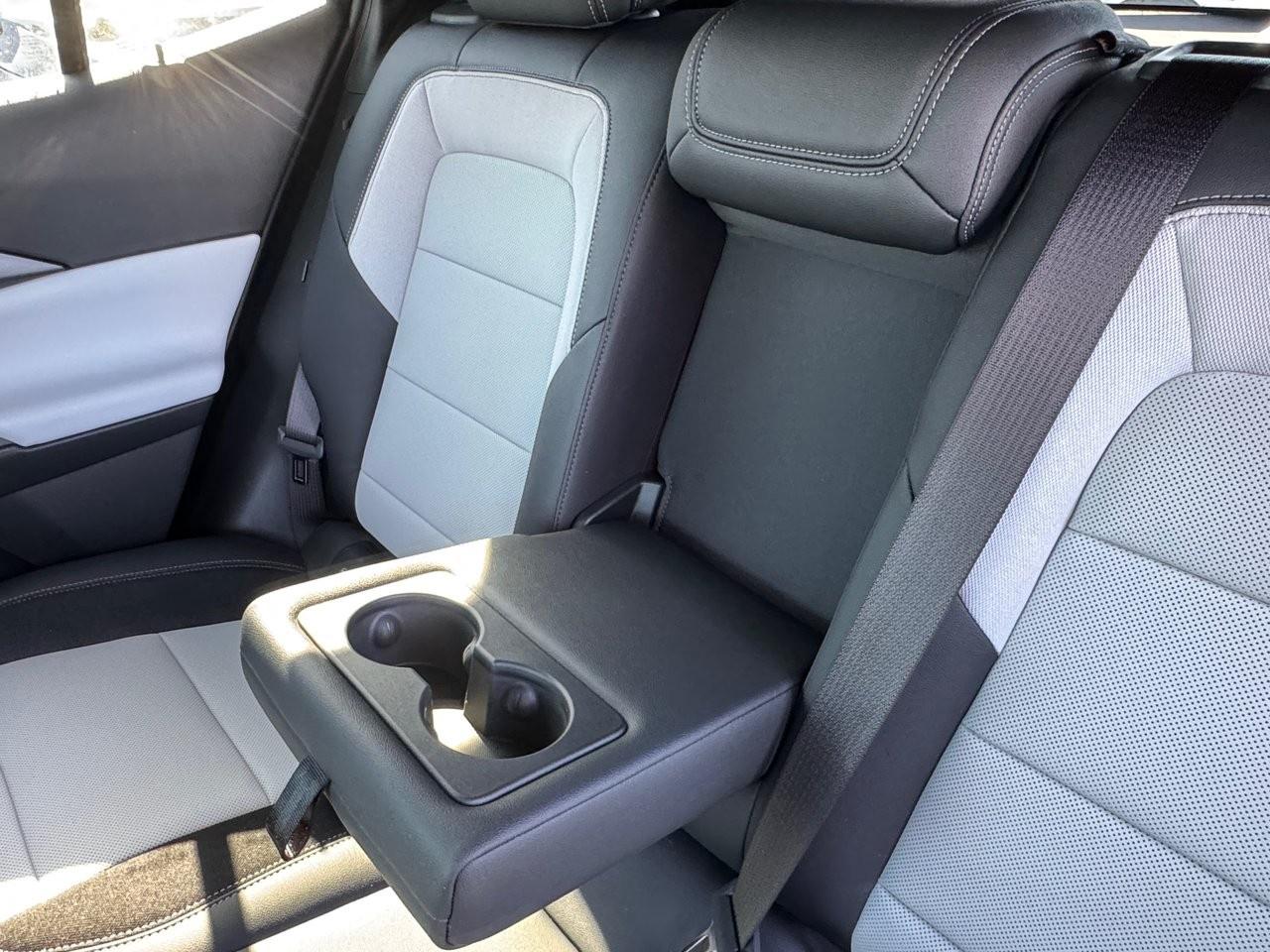 2025 Chevrolet Equinox EV 4dr LT Photo