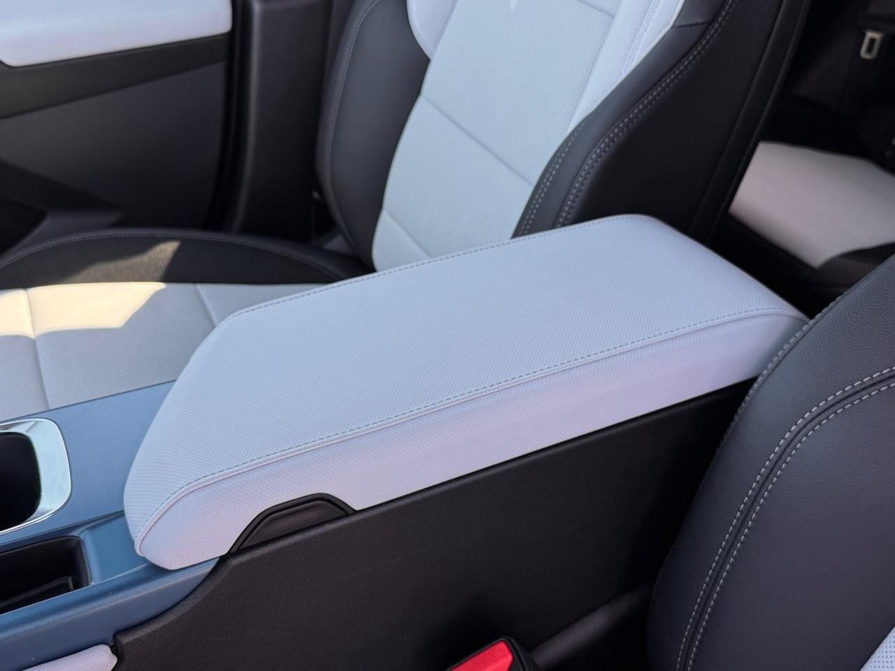 2025 Chevrolet Equinox EV 4dr LT Photo