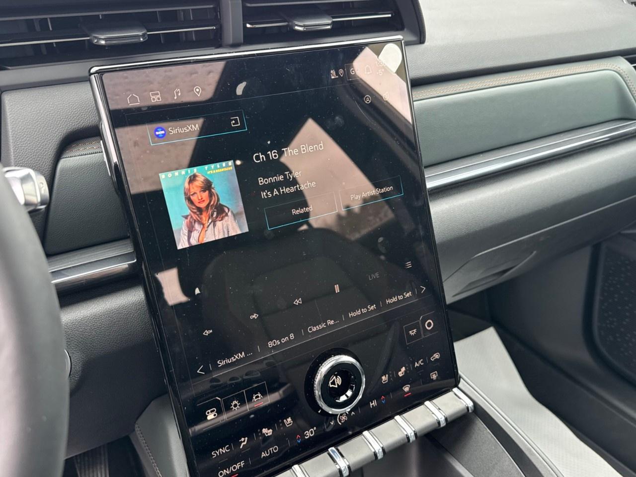 2026 GMC Terrain AWD AT4 Photo