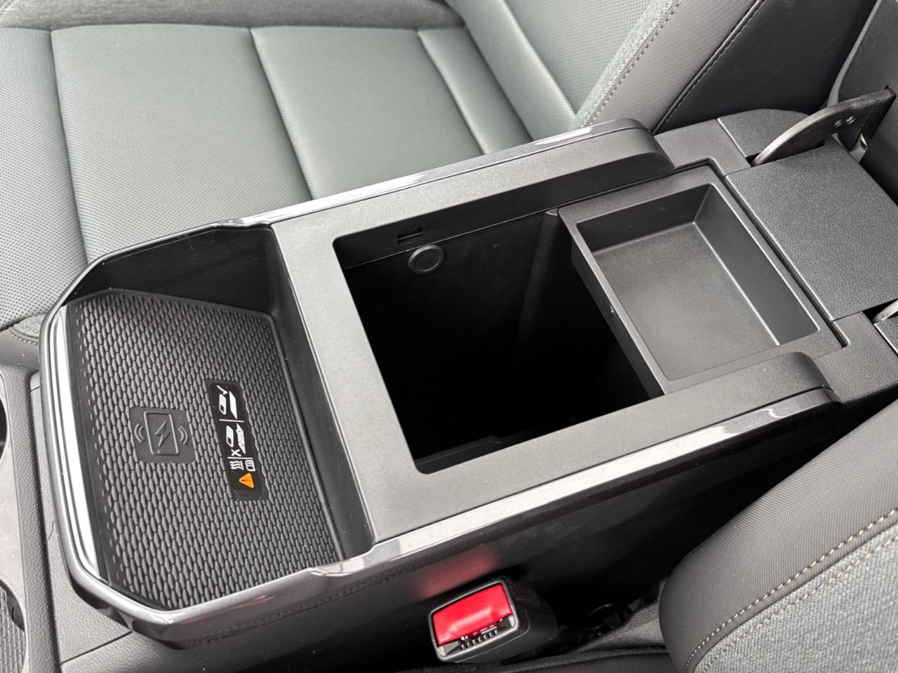 2026 GMC Terrain AWD AT4 Photo