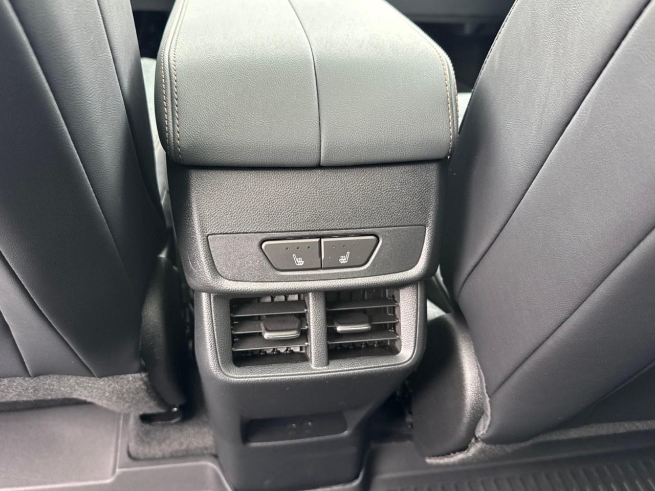 2026 GMC Terrain AWD AT4 Photo