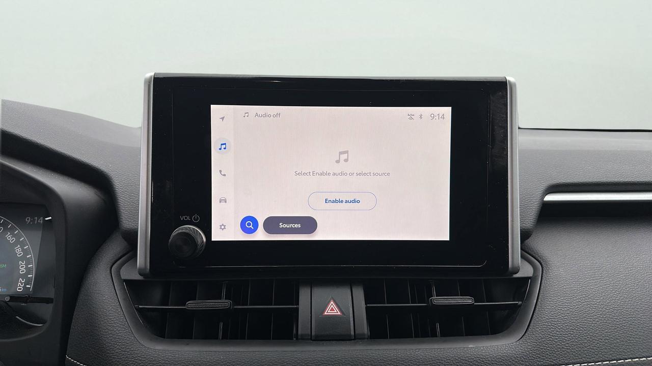 2025 Toyota RAV4 XLE Photo