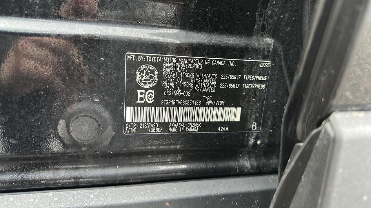 2025 Toyota RAV4 XLE Photo