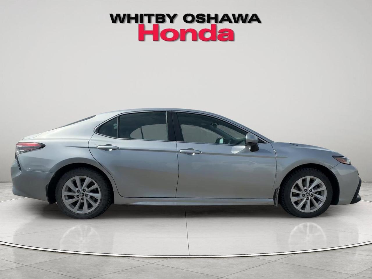 2024 Toyota Camry SE Photo